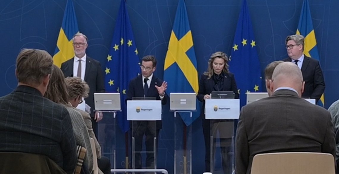 Arbetsmarknads- och integrationsminister Johan Pehrson (L), statsminister Ulf Kristersson (M), vice statsminister Ebba Busch (KD), och justitieminister Gunnar Strömmer (M) vid en pressträff efter torsdagens möte i nationella säkerhetsrådet .
Foto: Roger Sahlström Arbetsmarknads- och integrationsminister Johan Pehrson (L), statsminister Ulf Kristersson (M), vice statsminister Ebba Busch (KD), och justitieminister Gunnar Strömmer (M) vid en pressträff efter torsdagens möte i nationella säkerhetsrådet .
Foto: Roger Sahlström