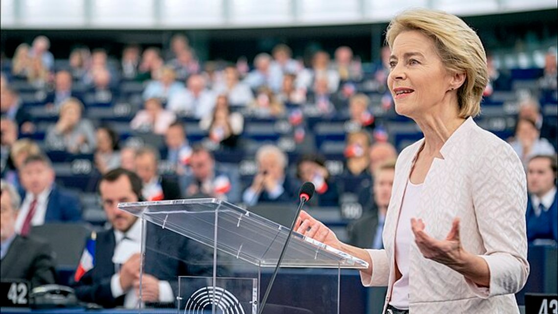 Av European Parliament from EU - Ursula von der Leyen presents her vision to MEPs, CC BY 2.0, https://commons.wikimedia.org/w/index.php?curid=80450556 Av European Parliament from EU - Ursula von der Leyen presents her vision to MEPs, CC BY 2.0, https://commons.wikimedia.org/w/index.php?curid=80450556
