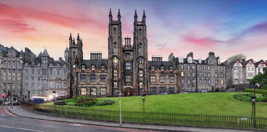 University of Edinburgh får kritik för att ha anställt en homosexuell man som bara blir kär i män.
Foto: University Living University of Edinburgh får kritik för att ha anställt en homosexuell man som bara blir kär i män.
Foto: University Living