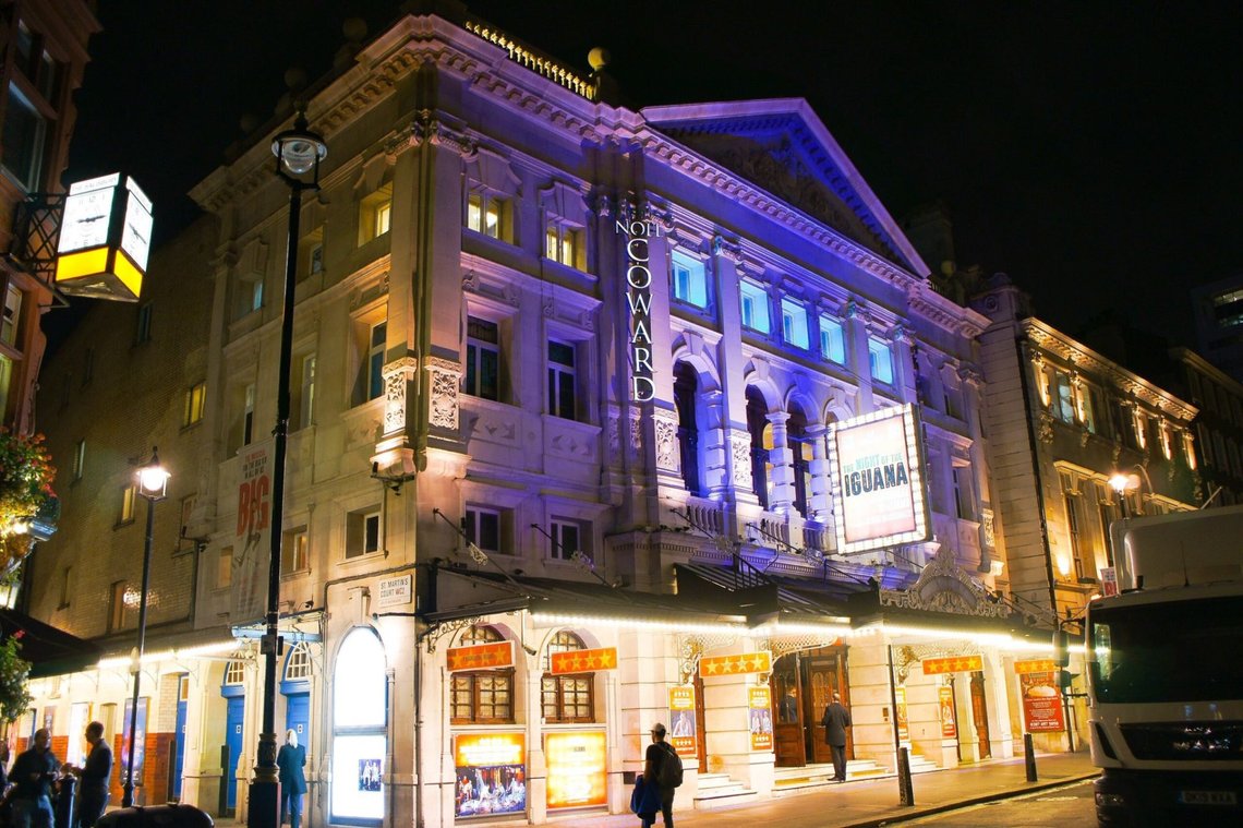 Noel Coward Theatre, London. Foto: Iridescent / Wikimedia Commons Noel Coward Theatre, London. Foto: Iridescent / Wikimedia Commons