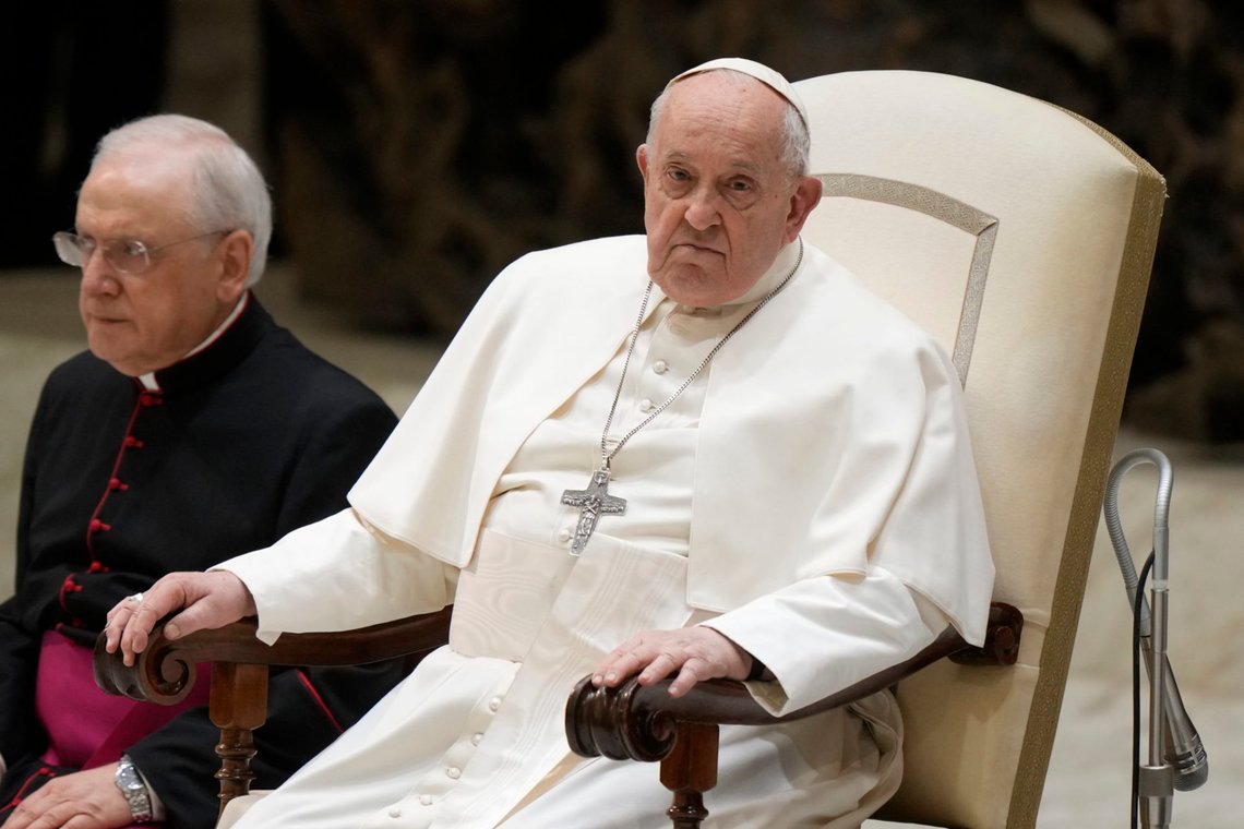 Påve Franciskus under en veckoaudiens i Vatikanen den 28 februari 2024. Foto: Andrew Medichini / AP / NTB. Påve Franciskus under en veckoaudiens i Vatikanen den 28 februari 2024. Foto: Andrew Medichini / AP / NTB.