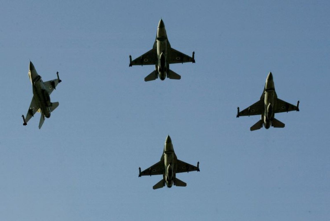 Israeliska stridsflygplan i luften. Foto: Oded Balilty / AP Photo Israeliska stridsflygplan i luften. Foto: Oded Balilty / AP Photo