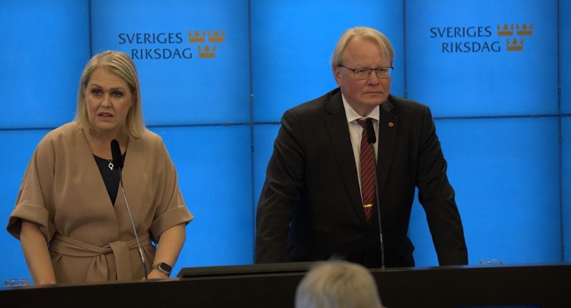 Lena Hallengren och Peter Hultqvist från Socialdemokraterna
Foto: Roger Sahlström Lena Hallengren och Peter Hultqvist från Socialdemokraterna
Foto: Roger Sahlström