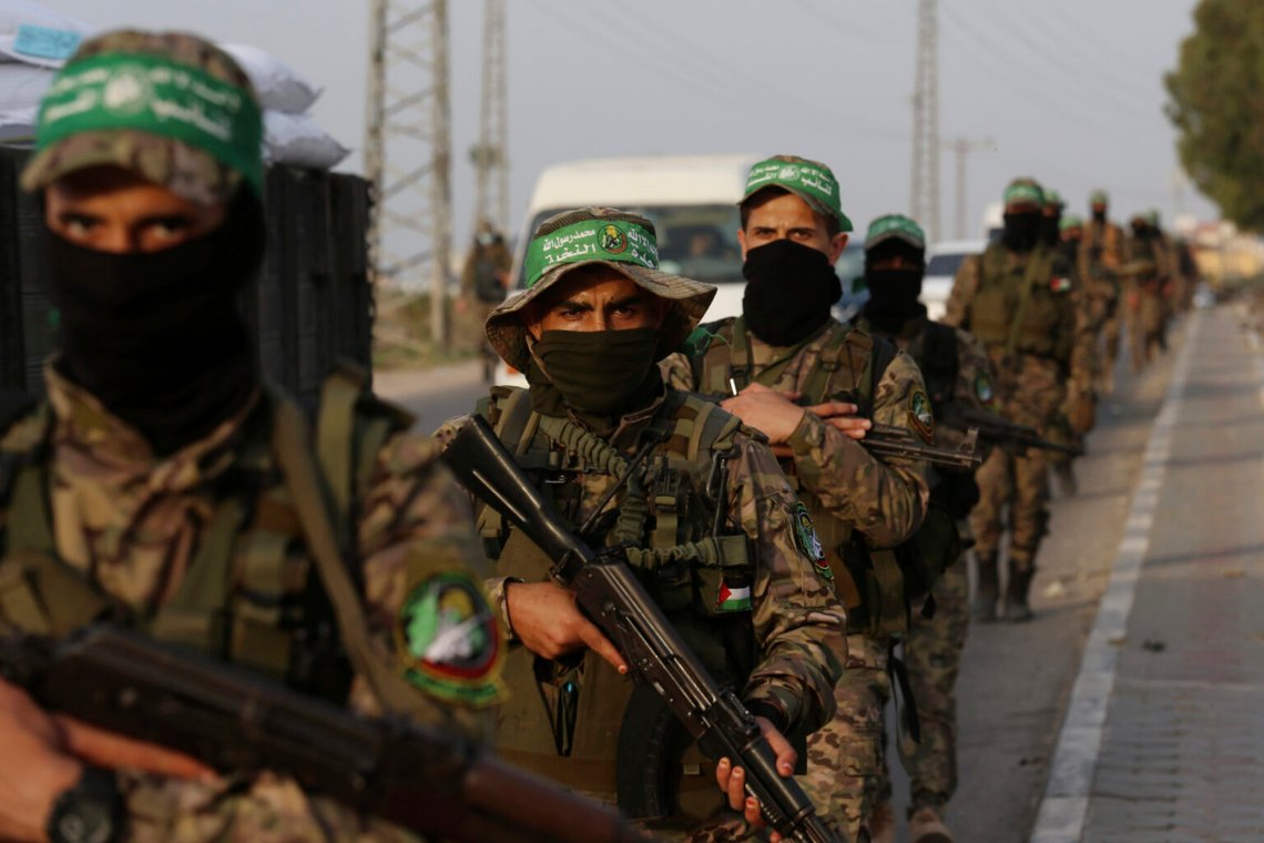 Militanta Hamas-medlemmar marscherar beväpnade och maskerade i Gaza den 28 oktober 2021. Foto: Adel Hana / AP / NTB Militanta Hamas-medlemmar marscherar beväpnade och maskerade i Gaza den 28 oktober 2021. Foto: Adel Hana / AP / NTB