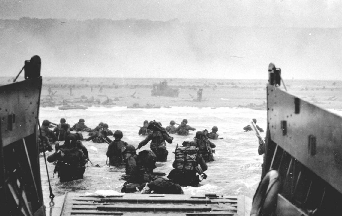 Amerikanske tropper på vei mot Omaha Beach den 6 juni 1944. Foto: Robert F. Sargent/ Public domain Amerikanske tropper på vei mot Omaha Beach den 6 juni 1944. Foto: Robert F. Sargent/ Public domain