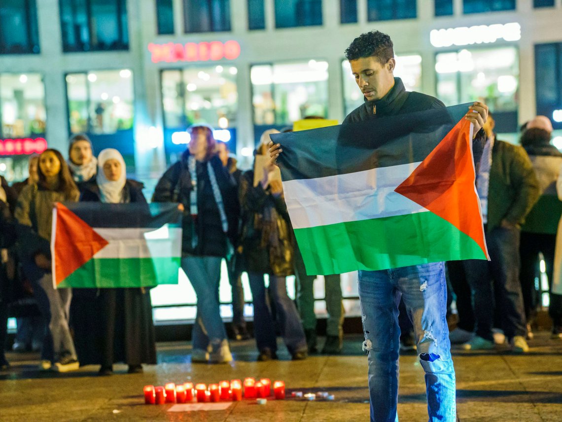 Pro-palestinsk demonstration i Frankfurt den 27 oktober 2023. Foto: Andreas Arnold / DPA / AP / NTB Pro-palestinsk demonstration i Frankfurt den 27 oktober 2023. Foto: Andreas Arnold / DPA / AP / NTB