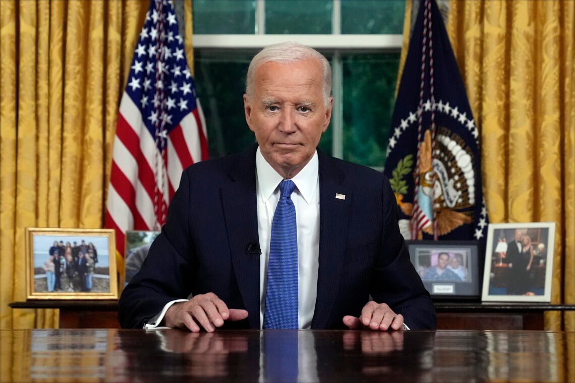 President Joe Biden gör en paus när han avslutar sitt tal till nationen från Vita huset om sitt beslut att avbryta sin kandidatur inför presidentvalet, den 24 juli 2024. Foto: Evan Vucci / Pool President Joe Biden gör en paus när han avslutar sitt tal till nationen från Vita huset om sitt beslut att avbryta sin kandidatur inför presidentvalet, den 24 juli 2024. Foto: Evan Vucci / Pool