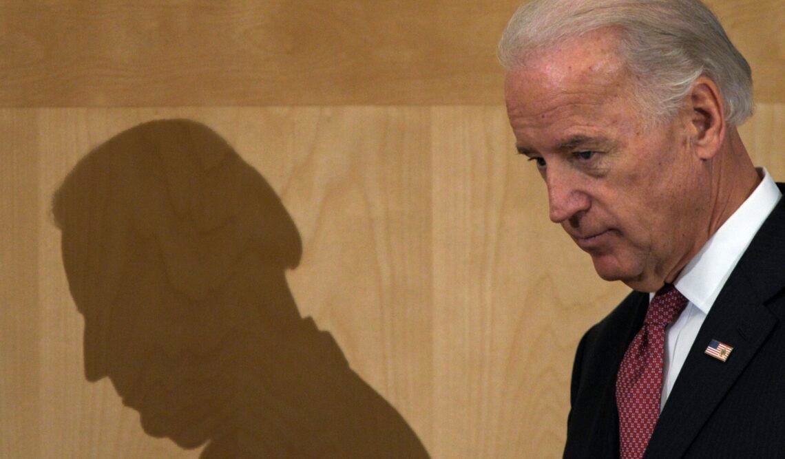 Biden hoppade av presidentvalet söndagen den 21 juli 2024, vilket banade vägen för en ny kandidat för Demokraterna. Foto: Susan Walsh / AP Photo Biden hoppade av presidentvalet söndagen den 21 juli 2024, vilket banade vägen för en ny kandidat för Demokraterna. Foto: Susan Walsh / AP Photo