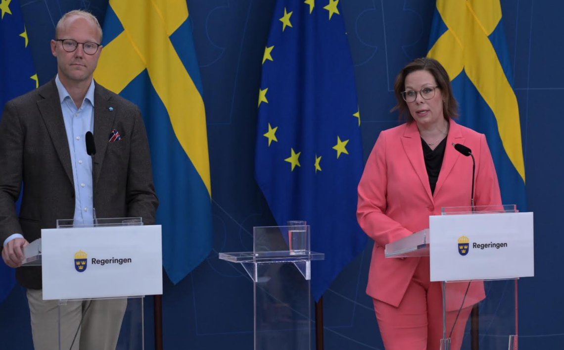 Ludvig Aspling (SD) och migrationsminister Maria Malmer Stenergard (M) Foto: Roger Sahlström Ludvig Aspling (SD) och migrationsminister Maria Malmer Stenergard (M) Foto: Roger Sahlström