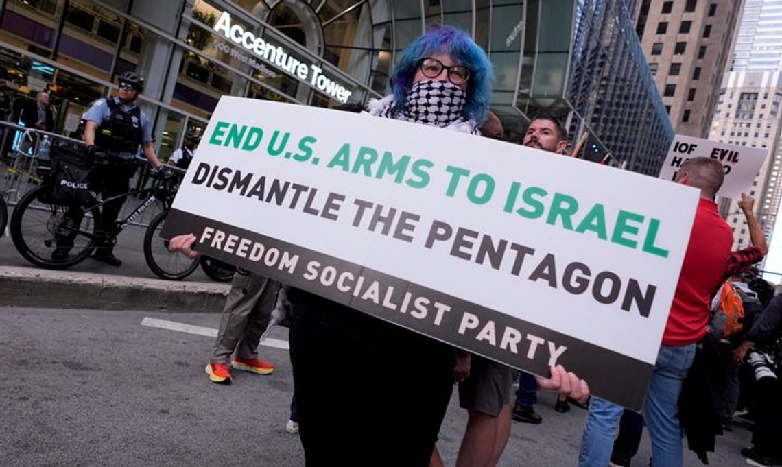 Demonstranter demonstrerar nära det israeliska konsulatet under Demokraternas nationella kongress den 20 augusti 2024 i Chicago. Foto: Alex Brandon / AP Photo Demonstranter demonstrerar nära det israeliska konsulatet under Demokraternas nationella kongress den 20 augusti 2024 i Chicago. Foto: Alex Brandon / AP Photo