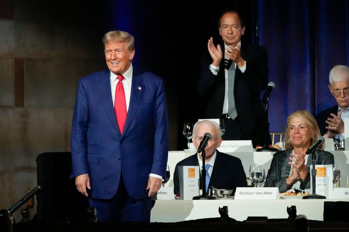 I ett tal till Economic Club of New York på torsdagen redogjorde president Donald Trump för planer på ibland drastiska åtgärder för den amerikanska ekonomin om han återvänder till makten efter valet i november. Foto: Pamela Smith / AP / NTB I ett tal till Economic Club of New York på torsdagen redogjorde president Donald Trump för planer på ibland drastiska åtgärder för den amerikanska ekonomin om han återvänder till makten efter valet i november. Foto: Pamela Smith / AP / NTB