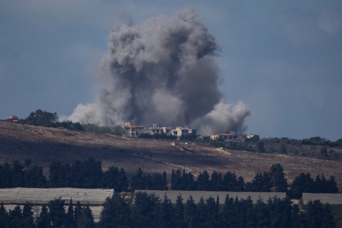 En israelisk flygattack i södra Libanon. Foto: Leo Correa / AP / NTB En israelisk flygattack i södra Libanon. Foto: Leo Correa / AP / NTB
