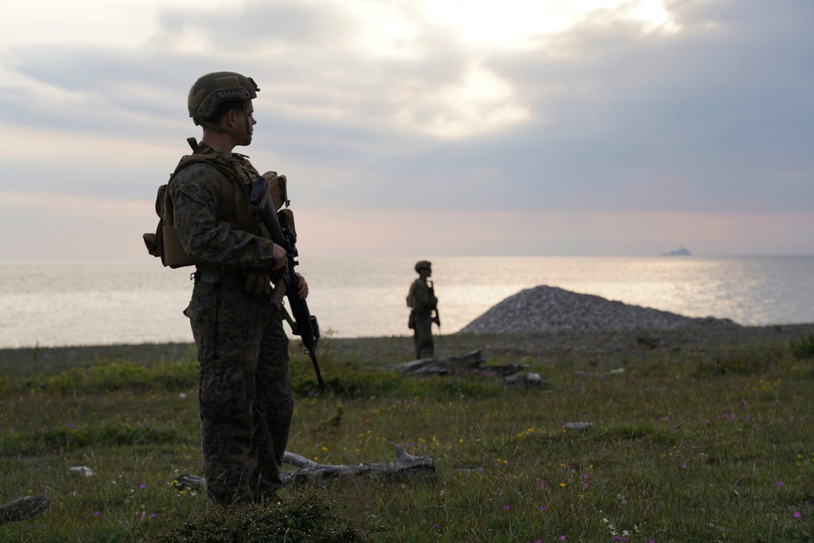 Amerikanska trupper på Gotlands strand efter amfibieövning, en del av BALTOPS årliga militärövning i Östersjön i Tofta, Gotland, Sverige, 7 juni 2022. Foto: James Brooks / AP Photo Amerikanska trupper på Gotlands strand efter amfibieövning, en del av BALTOPS årliga militärövning i Östersjön i Tofta, Gotland, Sverige, 7 juni 2022. Foto: James Brooks / AP Photo