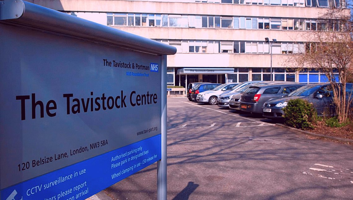 Tavistock Tavistock Gender Identity Services stängdes sommaren 2022. Två år senare försöker NHS återigen att vidmakthålla misshandeln av barn. Foto: Wikimedia Tavistock Tavistock Gender Identity Services stängdes sommaren 2022. Två år senare försöker NHS återigen att vidmakthålla misshandeln av barn. Foto: Wikimedia