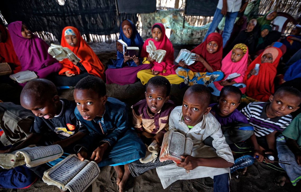 Somaliska barn reciterar Koranen på en islamisk skola. Foto: Ben Curtis, AP. Somaliska barn reciterar Koranen på en islamisk skola. Foto: Ben Curtis, AP.