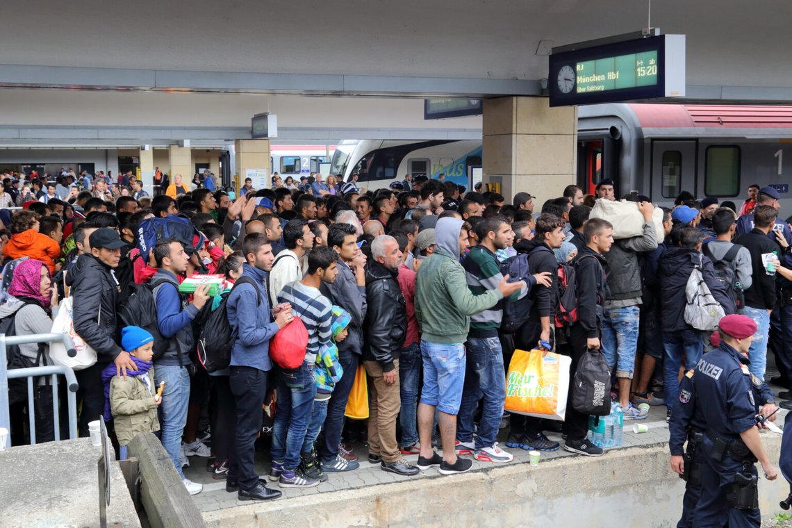 Migranter på tågstationen i Wien den 5 september 2015. Cirka 70 procent var vuxna män. Foto: C.Stadler/ Bwag /CC BY-SA 4.0/ Wikimedia Migranter på tågstationen i Wien den 5 september 2015. Cirka 70 procent var vuxna män. Foto: C.Stadler/ Bwag /CC BY-SA 4.0/ Wikimedia