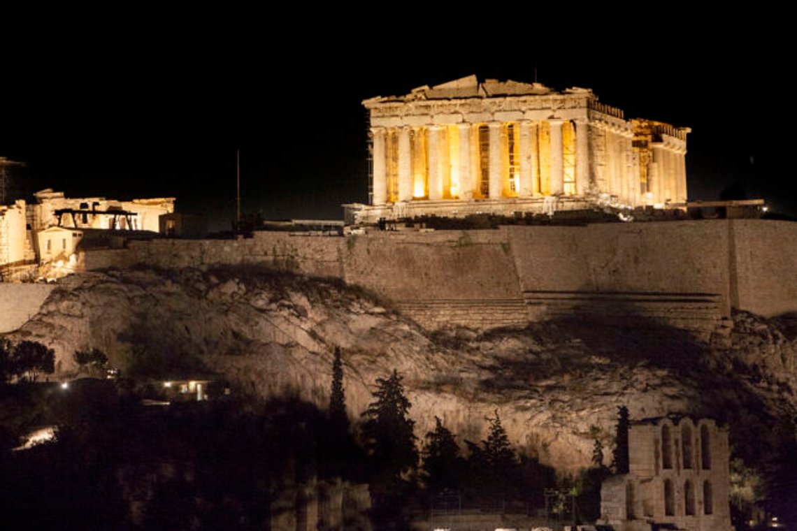 Akropolis byggdes på 500-talet f.Kr. för att hedra stadens skyddshelgon Athena, men raserades av Xerxes I under andra persiska kriget – för att återuppbyggas under Perikles storhetstid. Foto: Arnt Jensvoll / Dokument Akropolis byggdes på 500-talet f.Kr. för att hedra stadens skyddshelgon Athena, men raserades av Xerxes I under andra persiska kriget – för att återuppbyggas under Perikles storhetstid. Foto: Arnt Jensvoll / Dokument