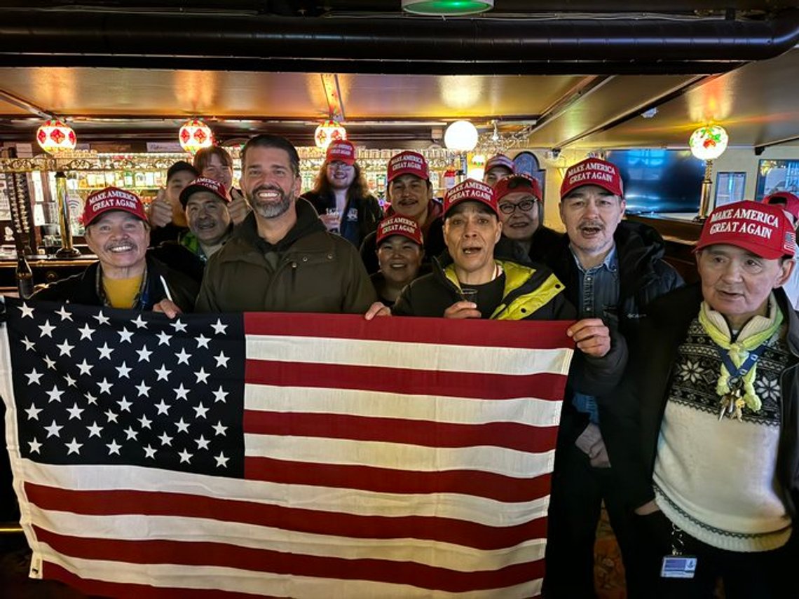 Mycket kul när Trump jr och Charlie Kirk kom på besök. Men hemma i Florida stod Trump och sa en rad saker som måste ha drabbat danskarna hårt och det verkade inte som om Trump förstod det. Mycket kul när Trump jr och Charlie Kirk kom på besök. Men hemma i Florida stod Trump och sa en rad saker som måste ha drabbat danskarna hårt och det verkade inte som om Trump förstod det.