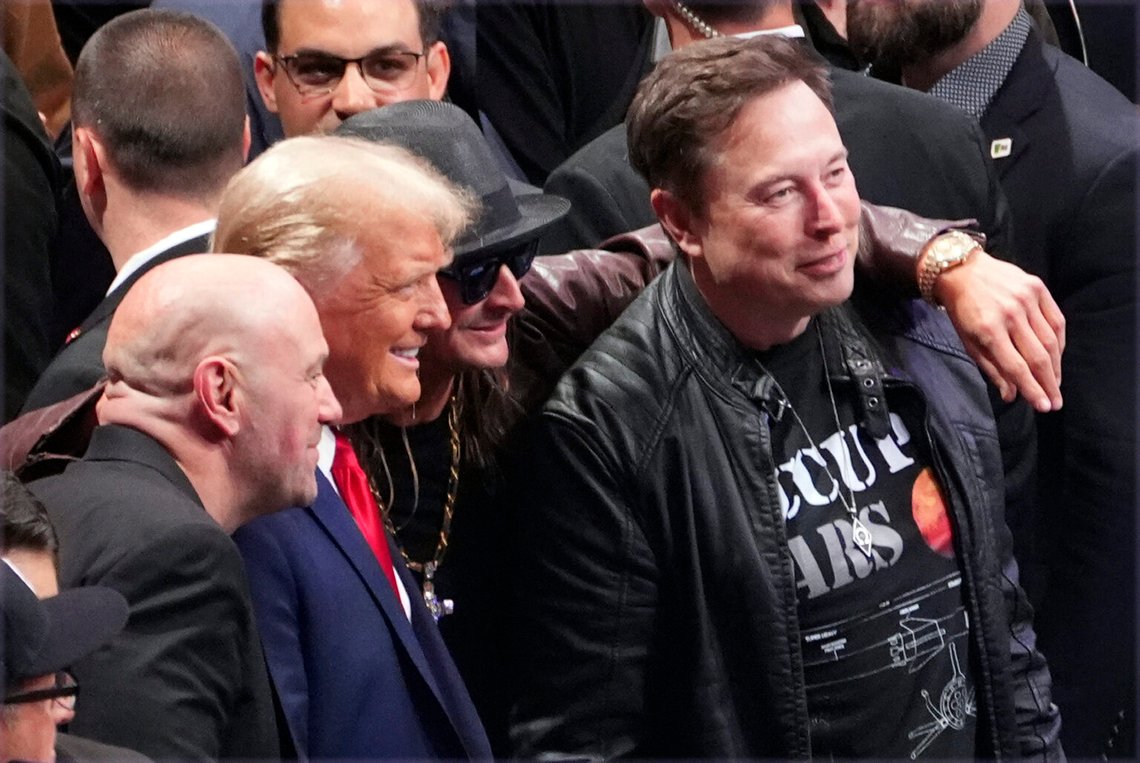 Donald Trump och Elon Musk poserar med Kid Rock och Dana White på Madison Square Garden före jul. Foto: Evan Vucci / AP / NTB Donald Trump och Elon Musk poserar med Kid Rock och Dana White på Madison Square Garden före jul. Foto: Evan Vucci / AP / NTB