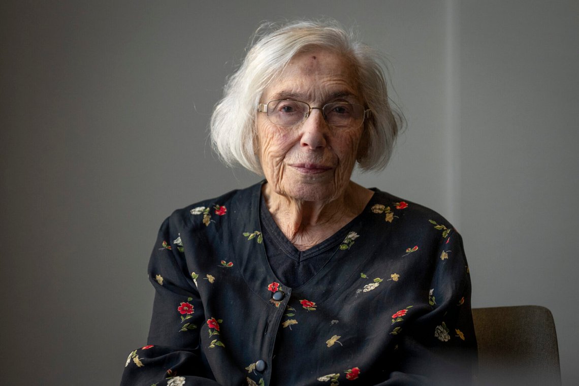 Vittnet Chana Arberman (97) förlorade 40 familjemedlemmar i Auschwitz. Hon kom från den lilla polska byn Zabkowice, där hon växte upp med sin mamma, pappa och 4 syskon. Alla judar, runt 300, skickades så småningom till Auschwitz. Endast 20 överlevde. Foto: Heiko Junge / NTB Vittnet Chana Arberman (97) förlorade 40 familjemedlemmar i Auschwitz. Hon kom från den lilla polska byn Zabkowice, där hon växte upp med sin mamma, pappa och 4 syskon. Alla judar, runt 300, skickades så småningom till Auschwitz. Endast 20 överlevde. Foto: Heiko Junge / NTB