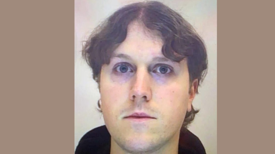 Efter mer än ett dygn har polisen identifierat massmördaren som Rickard Andersson (35). Foto: NTB / Polisen Efter mer än ett dygn har polisen identifierat massmördaren som Rickard Andersson (35). Foto: NTB / Polisen
