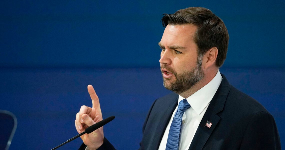 USA:s vicepresident JD Vance talar till publiken under säkerhetskonferensen i München på Bayerischer Hof Hotel i München, Tyskland, den 14 februari 2025. Foto: Matthias Schrader / AP Photo USA:s vicepresident JD Vance talar till publiken under säkerhetskonferensen i München på Bayerischer Hof Hotel i München, Tyskland, den 14 februari 2025. Foto: Matthias Schrader / AP Photo