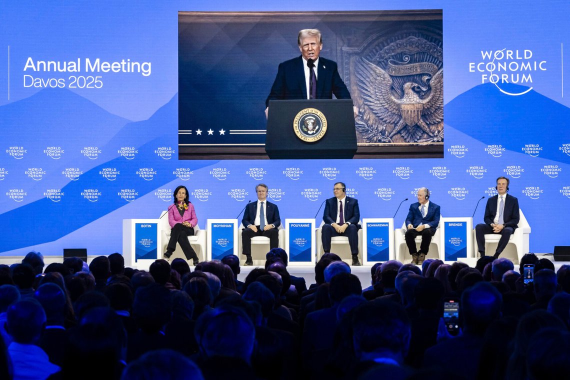 USA:s president Donald Trump talar vid mötet i Davos den 23 januari 2025. Foto: Michael Buholzer / Keystone via AP / NTB. USA:s president Donald Trump talar vid mötet i Davos den 23 januari 2025. Foto: Michael Buholzer / Keystone via AP / NTB.