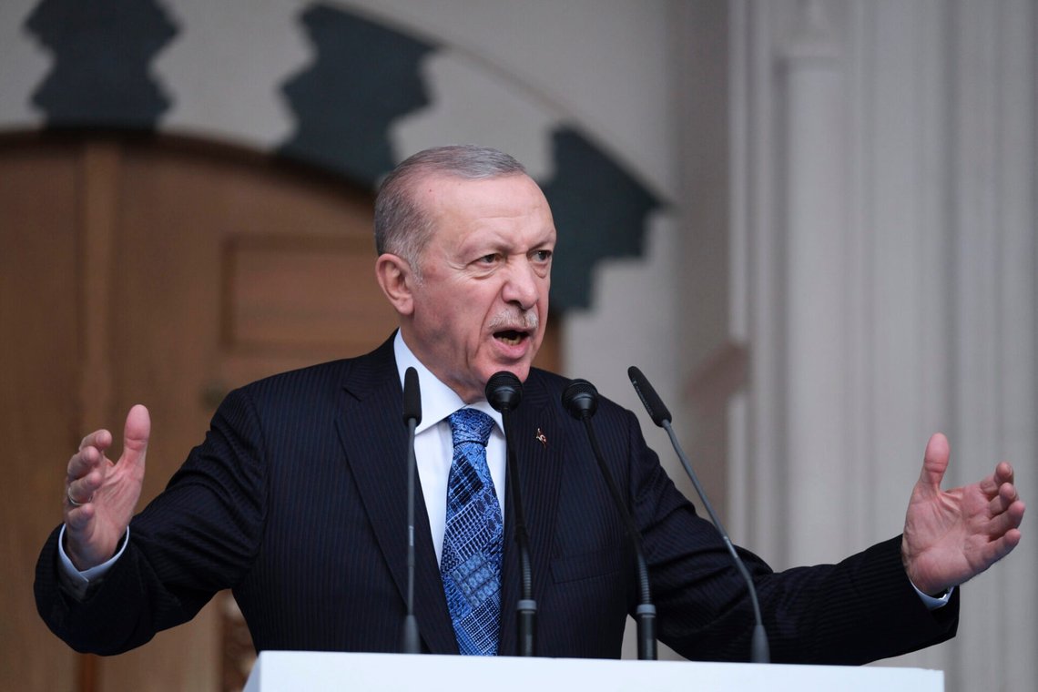 Recep Tayyip Erdogan talar under invigningen av den turkiskt finansierade stora nya Namazgah-moskén i Tirana den 10 oktober 2024. Foto: Vlasov Sulaj / AP / NTB. Recep Tayyip Erdogan talar under invigningen av den turkiskt finansierade stora nya Namazgah-moskén i Tirana den 10 oktober 2024. Foto: Vlasov Sulaj / AP / NTB.
