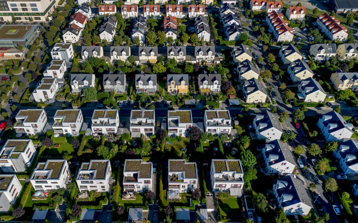Ett bostadsområde i Frankfurt sett från luften den 7 september 2023. Foto: Michael Probst / AP / NTB. Ett bostadsområde i Frankfurt sett från luften den 7 september 2023. Foto: Michael Probst / AP / NTB.