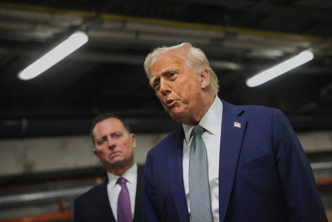 President Donald Trump hade ett telefonsamtal med Ukrainas president Volodymyr Zelensky i onsdags. Efteråt beskrev han samtalet som mycket bra. Foto: AP/NTB President Donald Trump hade ett telefonsamtal med Ukrainas president Volodymyr Zelensky i onsdags. Efteråt beskrev han samtalet som mycket bra. Foto: AP/NTB
