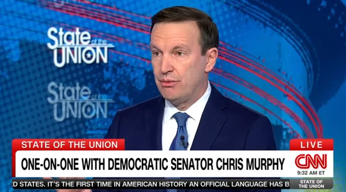 Senator Chris Murphy (D) hävdade på CNN:s "State of the Union" i söndags att Vita huset under den andra Trump-administrationen har blivit en "Kremls förlängda arm". Foto: Skärmdump video CNN Senator Chris Murphy (D) hävdade på CNN:s "State of the Union" i söndags att Vita huset under den andra Trump-administrationen har blivit en "Kremls förlängda arm". Foto: Skärmdump video CNN