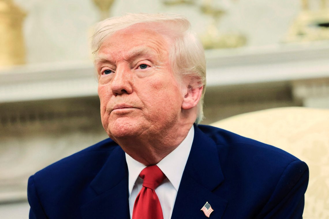 Alla tullar som Donald Trump lägger på kinesiska varor betyder i teorin att priset på varorna kommer att mer än fördubblas när de passerar gränsen till USA. Foto: Pool / AP / NTB Alla tullar som Donald Trump lägger på kinesiska varor betyder i teorin att priset på varorna kommer att mer än fördubblas när de passerar gränsen till USA. Foto: Pool / AP / NTB