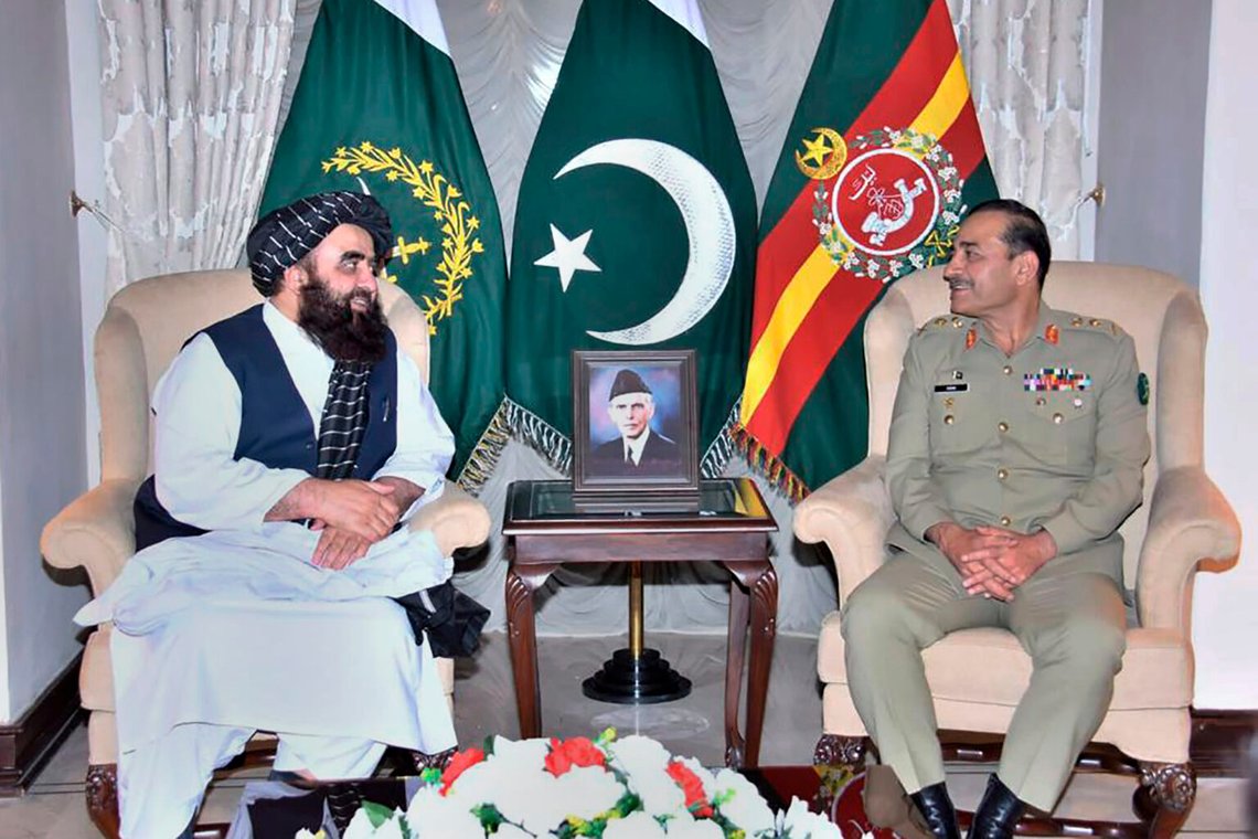 På detta foto som publicerats av Inter Services Public Relations möter den talibanutnämnda afghanska utrikesministern Amir Khan Muttaqi, till vänster, Pakistans arméchef, general Asim Munir, i Rawalpindi, Pakistan, den 7 maj 2023. Foto: Inter Services Public Relations vis AP På detta foto som publicerats av Inter Services Public Relations möter den talibanutnämnda afghanska utrikesministern Amir Khan Muttaqi, till vänster, Pakistans arméchef, general Asim Munir, i Rawalpindi, Pakistan, den 7 maj 2023. Foto: Inter Services Public Relations vis AP