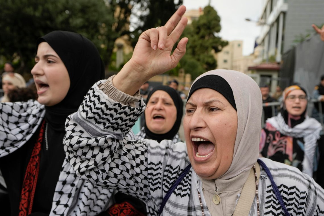 Palestinier markerar årligen sin "nakba", där de förbannar Israel för vad de anser vara förlusten av sitt "hemland". Foto: Bilal Hussein/AP/NTB Palestinier markerar årligen sin "nakba", där de förbannar Israel för vad de anser vara förlusten av sitt "hemland". Foto: Bilal Hussein/AP/NTB