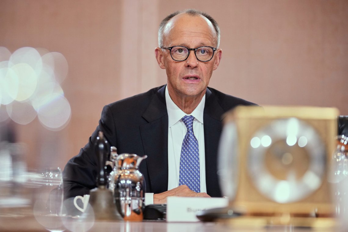 Friedrich Merz leder sitt första kabinettsmöte i Berlin den 6 maj 2025. Foto: Ebrahim Noroozi / AP / NTB. Friedrich Merz leder sitt första kabinettsmöte i Berlin den 6 maj 2025. Foto: Ebrahim Noroozi / AP / NTB.