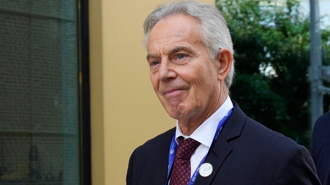 Tony Blair under klimatoppmøtet COP28 i Dubai den 3. desember 2023. Foto: Rafiq Maqbool / AP / NTB. Tony Blair under klimatoppmøtet COP28 i Dubai den 3. desember 2023. Foto: Rafiq Maqbool / AP / NTB.