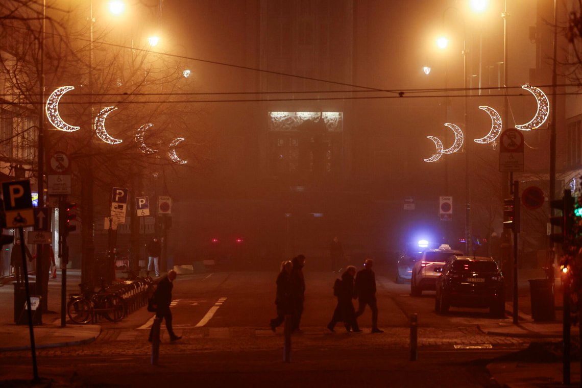 Oslo kommun har tänt ramadanljus i Borggården framför Oslos rådhus den 28 februari 2025. Foto: Alf Simensen / NTB. Oslo kommun har tänt ramadanljus i Borggården framför Oslos rådhus den 28 februari 2025. Foto: Alf Simensen / NTB.