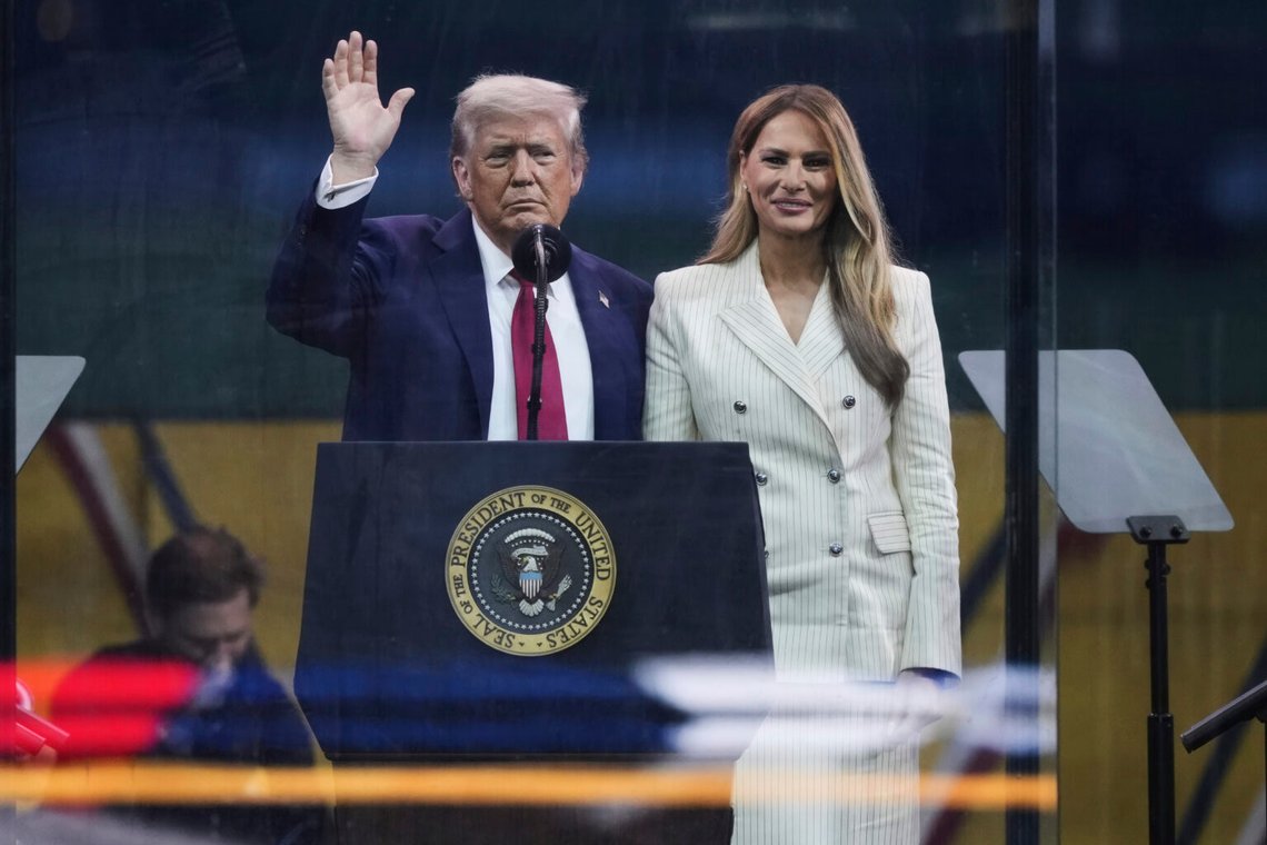 President Donald Trump och första damen Melania Trump deltog i en militärparad för att fira arméns 250-årsjubileum den 14 juni. Foto: Julia Demaree Nikhinson /AP /NTB President Donald Trump och första damen Melania Trump deltog i en militärparad för att fira arméns 250-årsjubileum den 14 juni. Foto: Julia Demaree Nikhinson /AP /NTB