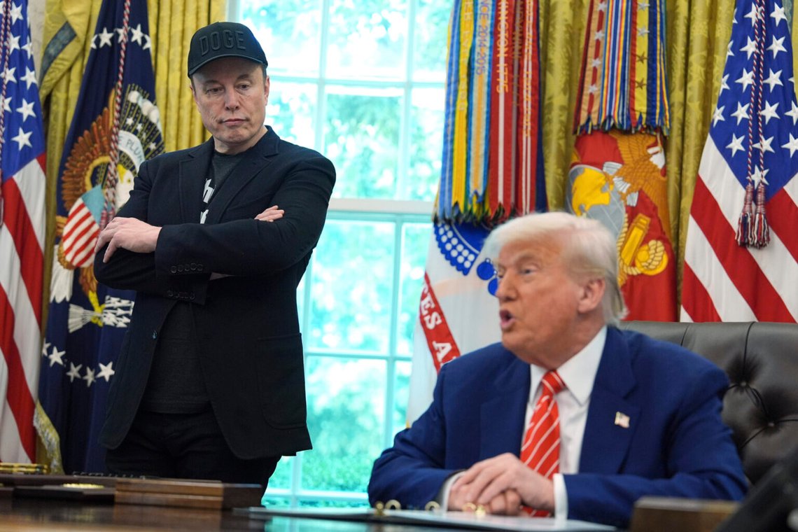 Elon Musk och Donald Trump är i öppen konflikt, och det är knappast goda nyheter för USA. Foto: Evan Vucci / AP / NTB Elon Musk och Donald Trump är i öppen konflikt, och det är knappast goda nyheter för USA. Foto: Evan Vucci / AP / NTB