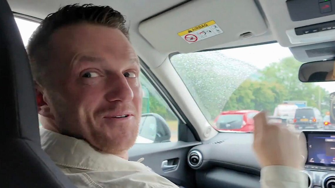 Tommy Robinson på väg till rätten i London den 5 juni 2025. Foto: Skärmdump Tommy Robinson / X. Tommy Robinson på väg till rätten i London den 5 juni 2025. Foto: Skärmdump Tommy Robinson / X.