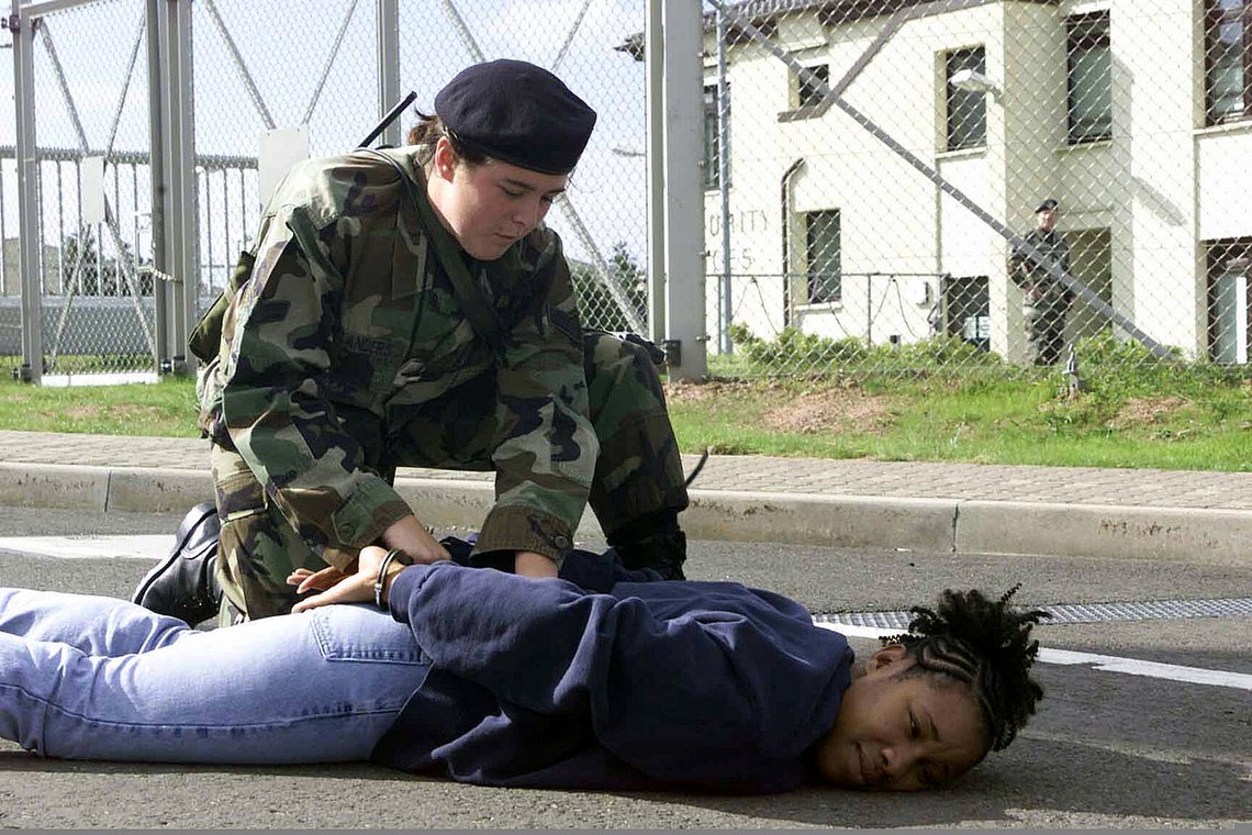 Antiterrorövning, Spangdahlem, Tyskland. Foto: A1C Michelle S. Roquid, USAF Antiterrorövning, Spangdahlem, Tyskland. Foto: A1C Michelle S. Roquid, USAF