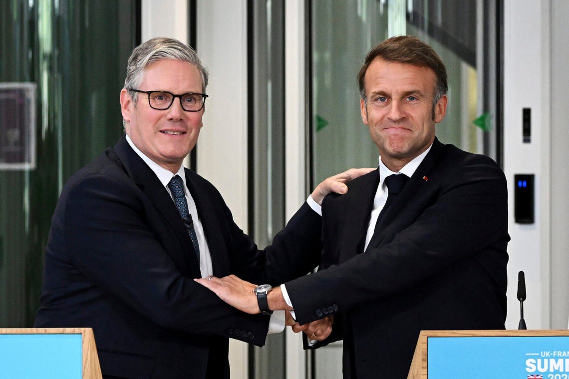 Keir Starmer och Emmanuel Macron under tisdagens presskonferens i London. Kan detta radarpar rädda sina egna nationer och kanske hela Europa? Inte många tror detta. Foto: Leon Neal/Pool Foto via AP/NTB Keir Starmer och Emmanuel Macron under tisdagens presskonferens i London. Kan detta radarpar rädda sina egna nationer och kanske hela Europa? Inte många tror detta. Foto: Leon Neal/Pool Foto via AP/NTB