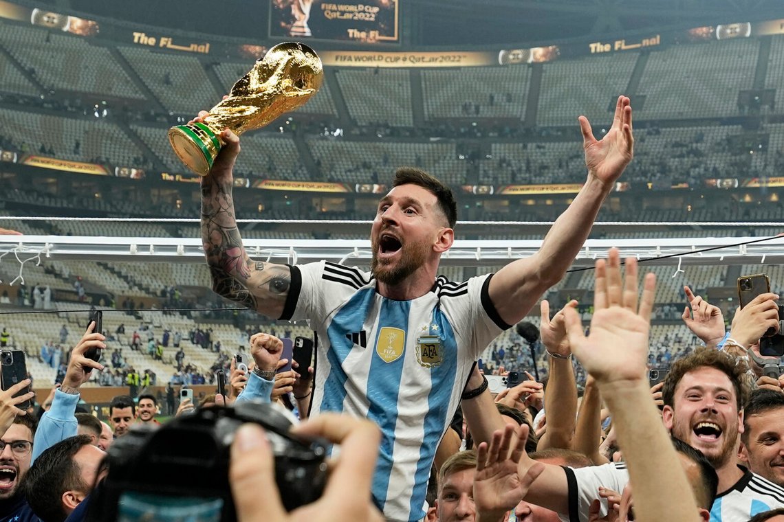 Lionel Messi and Argentina celebrate the victory in the last football World Cup, which was organized in Qatar in 2022. Photo: Martin Meissner/ AP/ NTB Lionel Messi and Argentina celebrate the victory in the last football World Cup, which was organized in Qatar in 2022. Photo: Martin Meissner/ AP/ NTB