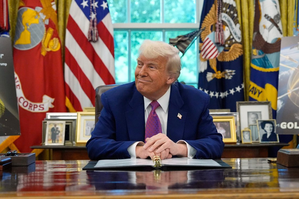 Donald Trump, här i Vita husets ovala rum den 20 maj 2025, håller på att rulla tillbaka klimatlagstiftning som antogs under Obama. Foto: Alex Brando / AP / NTB. Donald Trump, här i Vita husets ovala rum den 20 maj 2025, håller på att rulla tillbaka klimatlagstiftning som antogs under Obama. Foto: Alex Brando / AP / NTB.