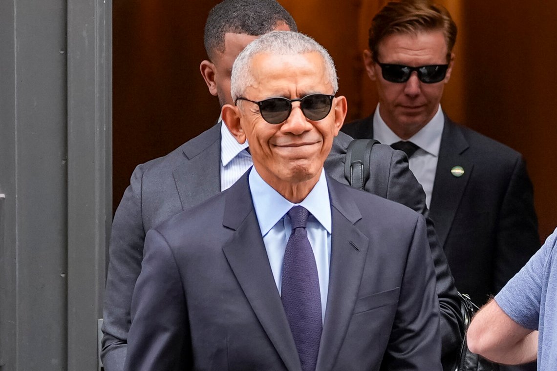 Oslo 20250513. Barack Obama lämnar Hotel Continental i Oslo på tisdag morgon. Foto: Lise Åserud / NTB Oslo 20250513. Barack Obama lämnar Hotel Continental i Oslo på tisdag morgon. Foto: Lise Åserud / NTB