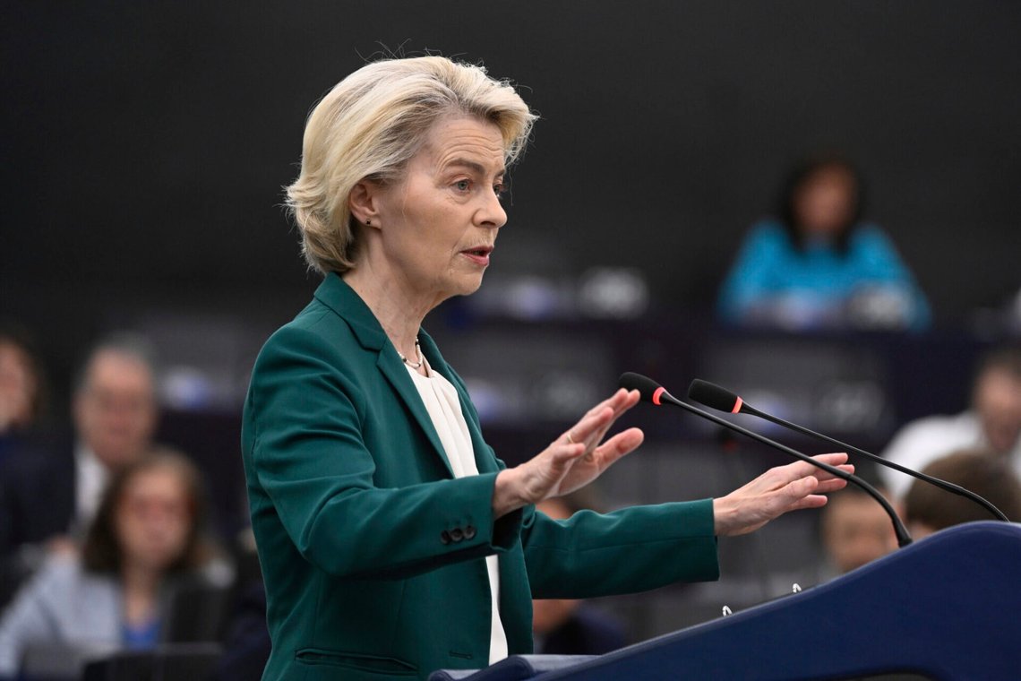 Ursula von der Leyen taler til EU-parlamentet i Strasbourg den 8. juli 2025. Foto: Pascal Bastien / AP / NTB. Ursula von der Leyen taler til EU-parlamentet i Strasbourg den 8. juli 2025. Foto: Pascal Bastien / AP / NTB.