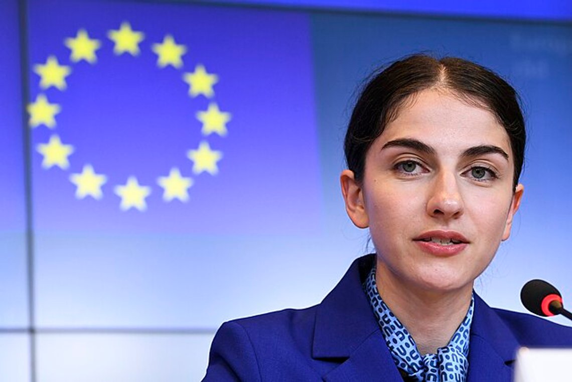 Sveriges klimat- och miljöminister Romina Pourmokhtari (L) är född 1995. När hon tillträdde som minister var hon 26 år och därmed den yngsta ministern någonsin i Sverige. Foto: Wikimedia Commons Sveriges klimat- och miljöminister Romina Pourmokhtari (L) är född 1995. När hon tillträdde som minister var hon 26 år och därmed den yngsta ministern någonsin i Sverige. Foto: Wikimedia Commons