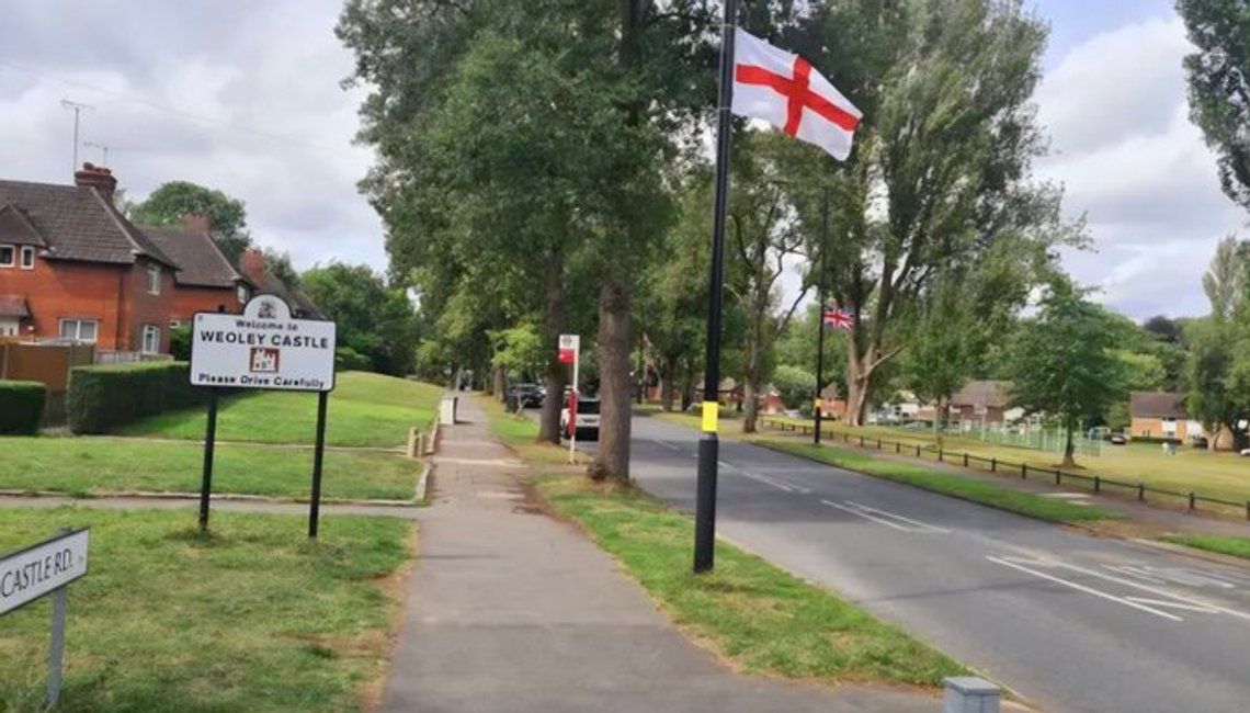 Birminghams kommunfullmäktige vägrar invånarna att visa engelska och brittiska flaggor. Foto: X/ God Save Great Britain Birminghams kommunfullmäktige vägrar invånarna att visa engelska och brittiska flaggor. Foto: X/ God Save Great Britain