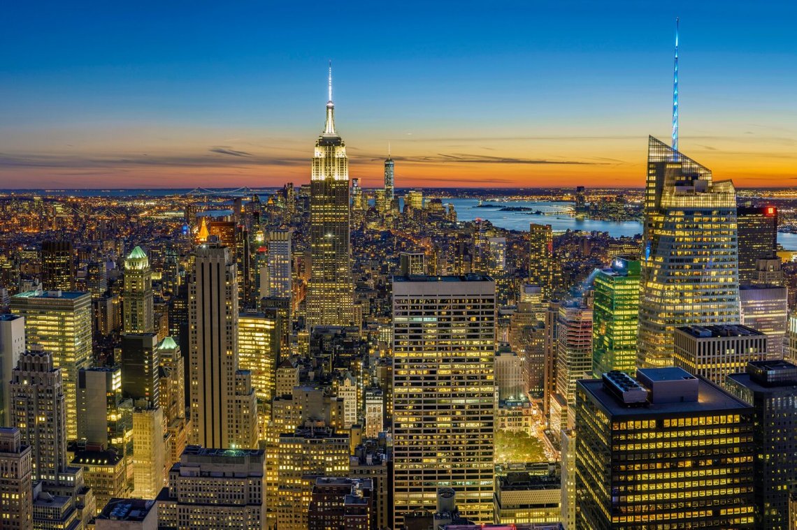 Solen går ner över New York City, där en stor del av delstaten New Yorks befolkning bor. Foto: Pedro Lastra/Wikimedia Solen går ner över New York City, där en stor del av delstaten New Yorks befolkning bor. Foto: Pedro Lastra/Wikimedia