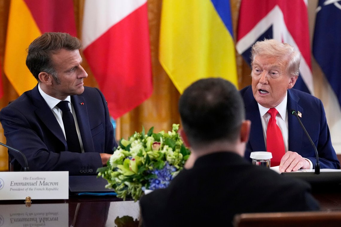 Den franske presidenten var bland de europeiska ledarna som träffade Ukrainas president Volodymyr Zelenskyj och USA:s president Donald Trump i Vita huset på måndagen. Foto: Alex Brandon / AP / NTB Den franske presidenten var bland de europeiska ledarna som träffade Ukrainas president Volodymyr Zelenskyj och USA:s president Donald Trump i Vita huset på måndagen. Foto: Alex Brandon / AP / NTB